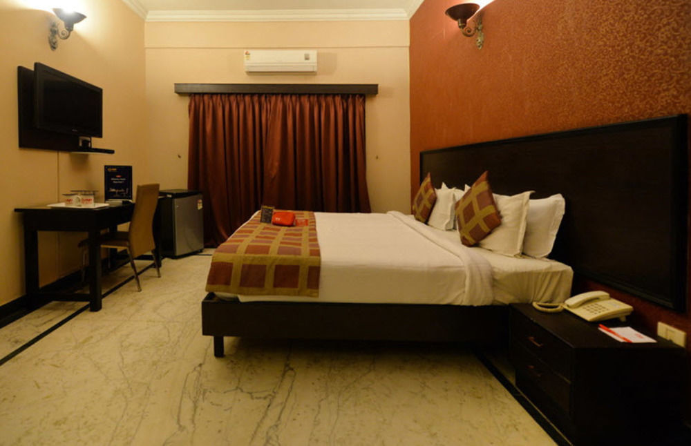 Hotel Genx Banjara Hill 1589 Hyderabad Exterior foto